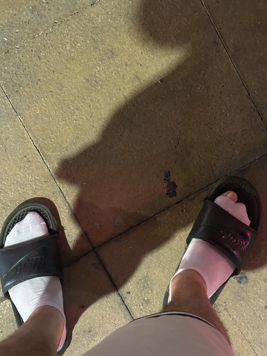 ALPHAINKEDGOD's tweet photo. Que   puto pringado que quiere estos calcetines 🤣
#FinDom #Cashmaster #cashgod #cashalpha #FinDom #Cashmaster #cashgod #cash  #dom #sniff #serve #send #cashmaster #serveyourhsalpha #feet #malefeet #footfetish #cashmaster #findom #footworship #cashslave #paypig #humanatm #finsub https://t.co/jAZw77Mjqx