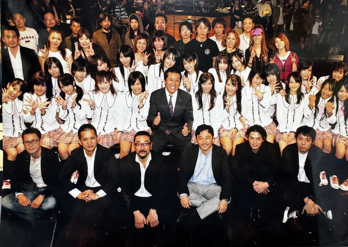 HiroshiYuasa__'s tweet photo. 2008年10月5日
名古屋栄のSKE48劇場から
「PARTYが始まるよ」公演で
デビューしました。
これが1期生のデビュー記念写真です。
あれから18年まだ僕は生きています。

そしてSKE48は今も逞しく活躍してくれています。

この瞬間が無ければ始まっていませんでした。

ずっと応援ありがとうございます。

18周年
おめでとう御座います。

感謝！

#SKE48
