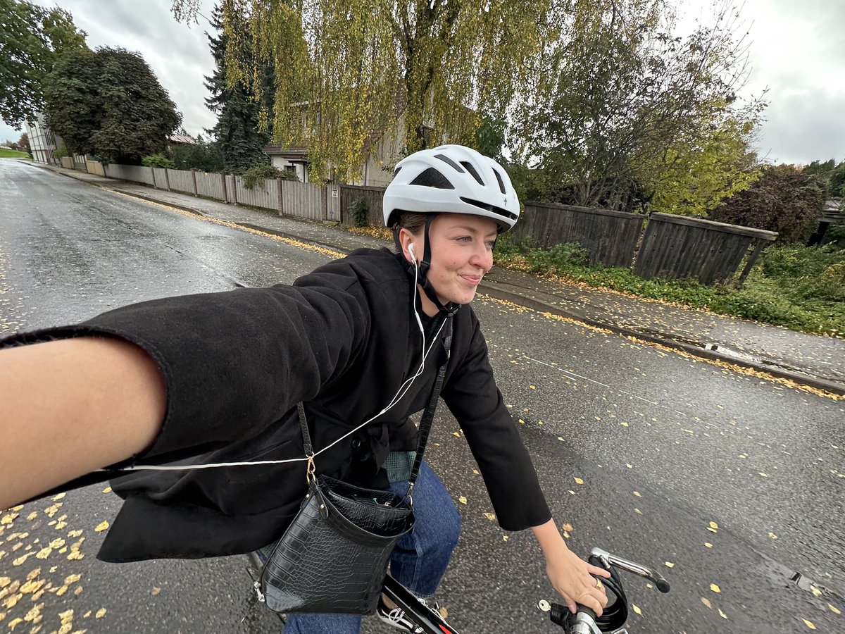 _callmeangie's tweet photo. i dont have a car and am biking everywhere - what about you?

i always feel lazy to hop on a bike but honestly movement in fresh air only does wonders 🤩 https://t.co/43lt5LloIy