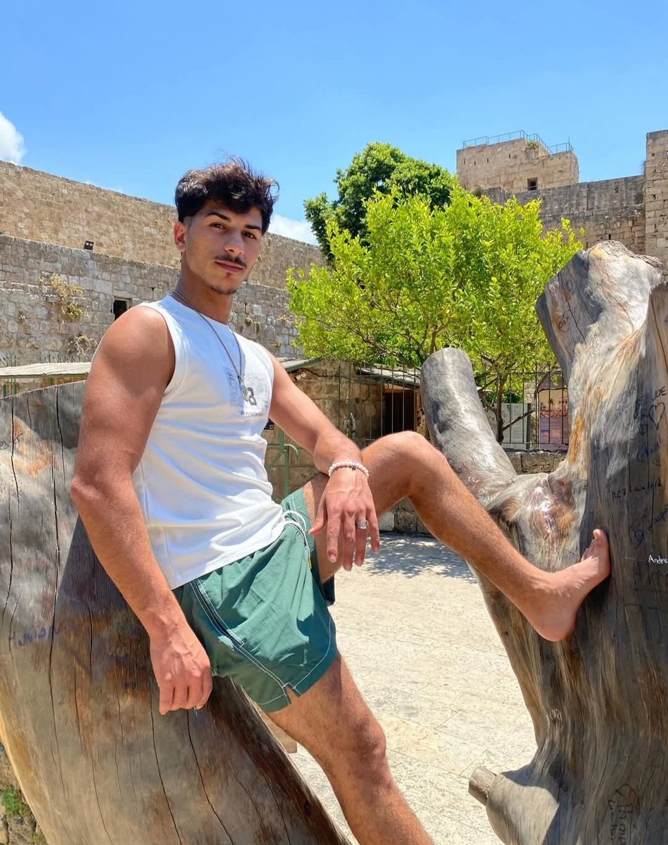 amer1qai's tweet photo. فاجررر فيديوهاته بفيسه نار 🤤 https://t.co/8zrHCbF1a1