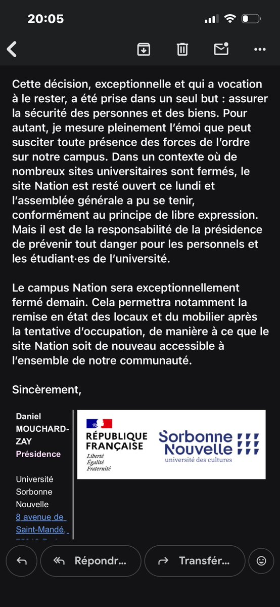 shinigamind's tweet photo. le communiqué du président de la sorbonne nouvelle mdr donc l’occupation de la fac c’est dangereux mais pas les CRS qui gazent, nassent et agressent les gens ? il reconnait seulement l’émoi que peut provoquer la PRÉSENCE des CRS sur le campus mais aucun mot sur leur violence hein https://t.co/b4eBTL8aML