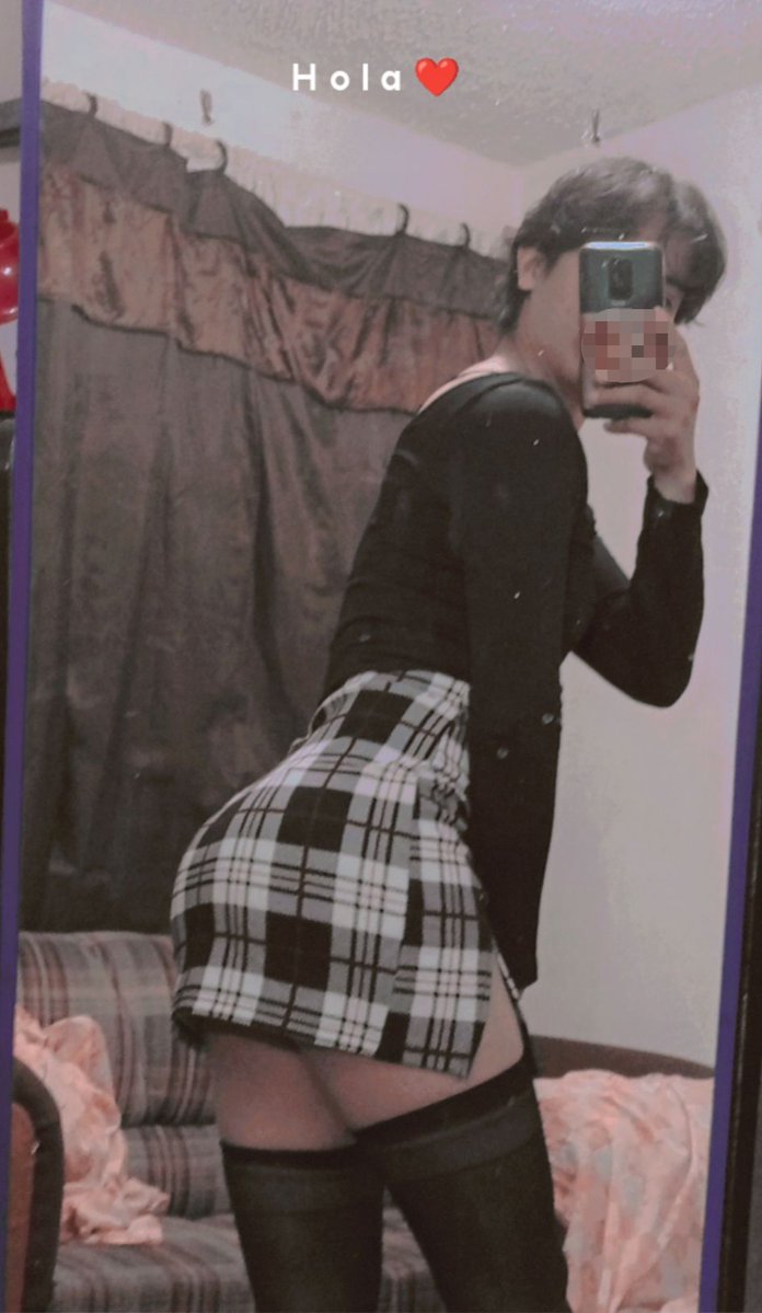 mia_bubblegum's tweet photo. ¡Buenos días les da su femboy favorito! 🔥👄🔥

¿Qué van a hacer en este caluroso lunes? 👀🥵

#femboy #falda #muslos #femboyespañol #sissyespañol #chundai https://t.co/EN4g1WElQZ