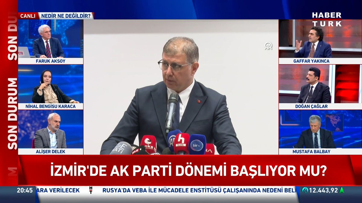 A screenshot from Haber Türk's "Nedir Ne Değildir" program on Son Durum, showing journalist Gaffar Yakınca among panelists Faruk Aksoy, Nihal Bengisu Karaca, Alişer Delek, and Doğan Çağlar, with the headline "İZMİR'DE AK PARTİ DÖNEMİ BAŞLIYOR MU?" displayed alongside an AA photo of a man in a suit at a press conference with multiple microphones.