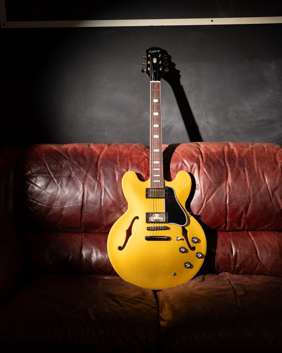 Epiphone's tweet photo. Timeless tone meets modern craftsmanship in this ES-335 exclusive in Double Gold.

Get all the specs at here: https://t.co/InwGzanE5h https://t.co/AIxjTkA0cc