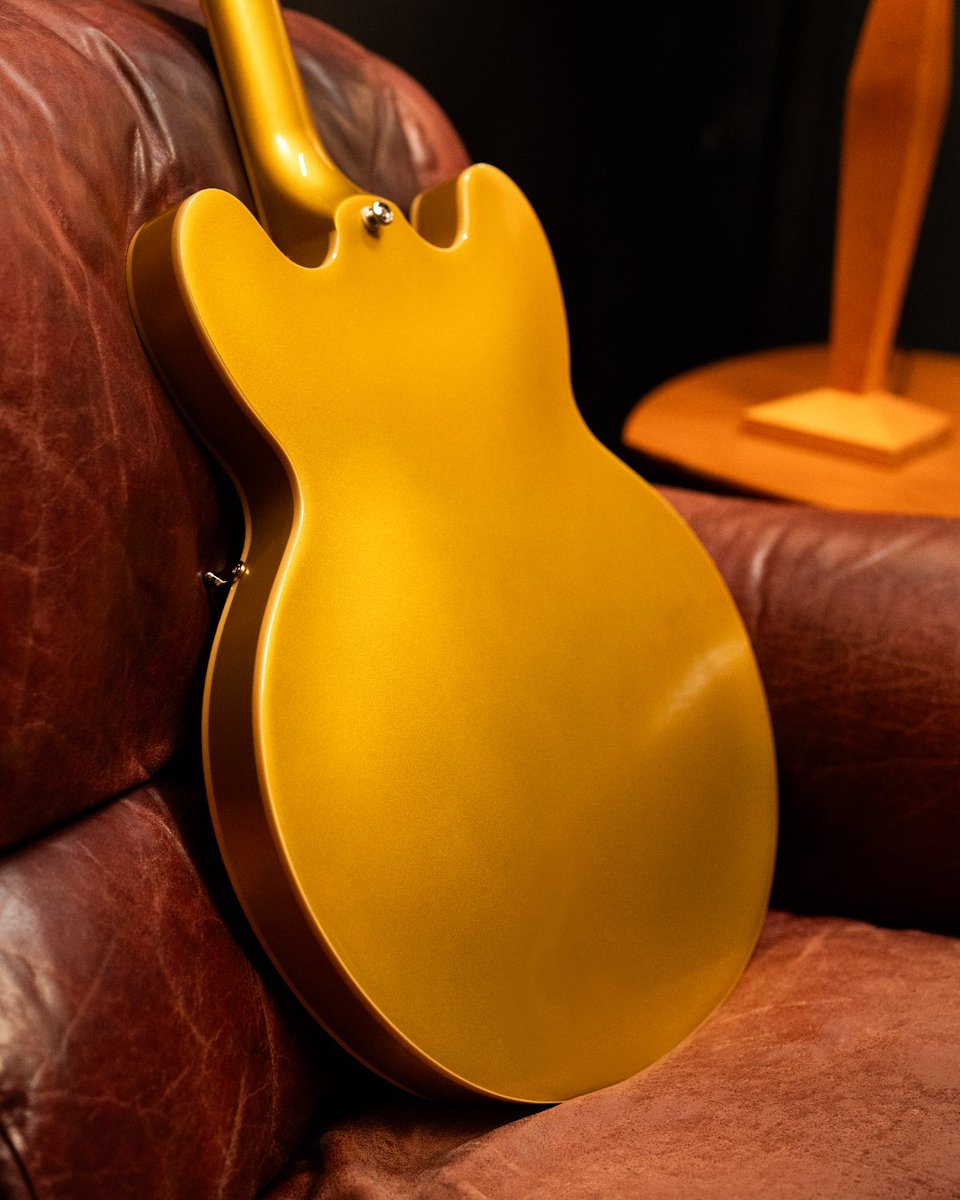 Epiphone's tweet photo. Timeless tone meets modern craftsmanship in this ES-335 exclusive in Double Gold.

Get all the specs at here: https://t.co/InwGzanE5h https://t.co/AIxjTkA0cc