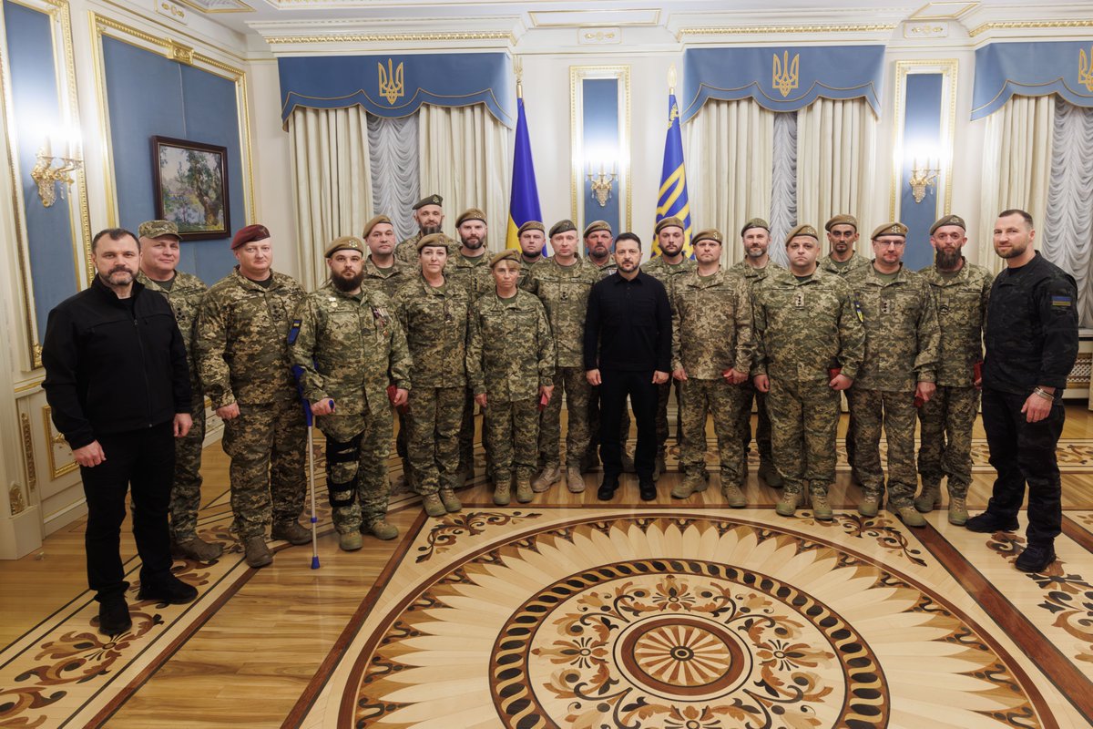 ZelenskyyUa's tweet photo. From the first days of Russia’s full-scale invasion, the warriors of the Territorial Defense Forces stood up to defend Ukraine and protected our cities and communities from the enemy. We remember the contribution each and every one of you made to ensure that Ukraine withstood then. We thank everyone who continues fighting for this today together with all our Defense Forces of Ukraine.

The courage and strength of our people defend Ukraine and our independence every day across different sectors of the front. I thanked the warriors for their service and presented them with state awards. Glory to Ukraine!