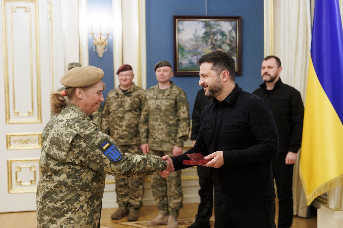 ZelenskyyUa's tweet photo. From the first days of Russia’s full-scale invasion, the warriors of the Territorial Defense Forces stood up to defend Ukraine and protected our cities and communities from the enemy. We remember the contribution each and every one of you made to ensure that Ukraine withstood then. We thank everyone who continues fighting for this today together with all our Defense Forces of Ukraine.

The courage and strength of our people defend Ukraine and our independence every day across different sectors of the front. I thanked the warriors for their service and presented them with state awards. Glory to Ukraine!