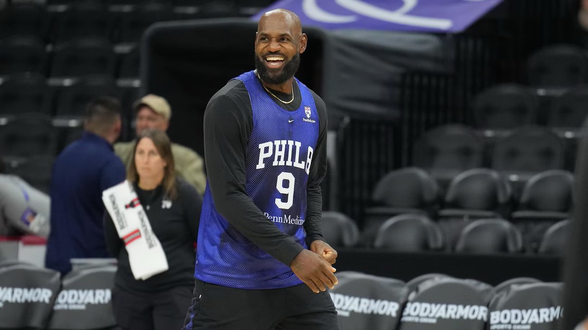 TheDunkCentral's tweet photo. LeBron James can use Fanatics’ helicopter whenever he wants to travel between Philadelphia and his home in NYC as part of his long-term deal with the company, per TMZ.

The flight takes roughly 45 minutes, with similar charters costing $6K–$9K each way. https://t.co/zfyQdDyFCT