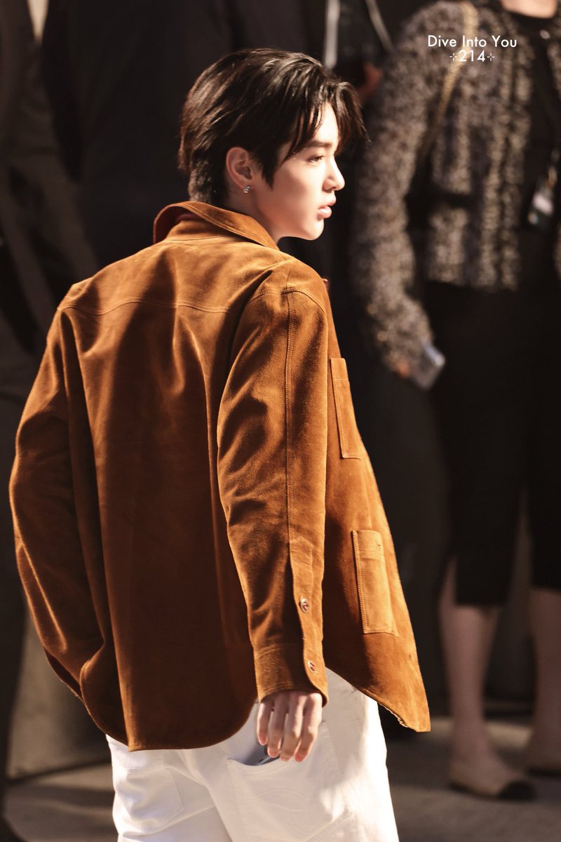 keonmar52's tweet photo. @PloysaiOy @CHANEL KEONHO elevates every CHANEL visual with his remarkable charm

KEONHO AT CHANEL PFW

#KEONHOxCHANELSS27
#CHANELSpringSummer
#KEONHO @CHANEL @cortis_bighit https://t.co/fATiXjQpRd
