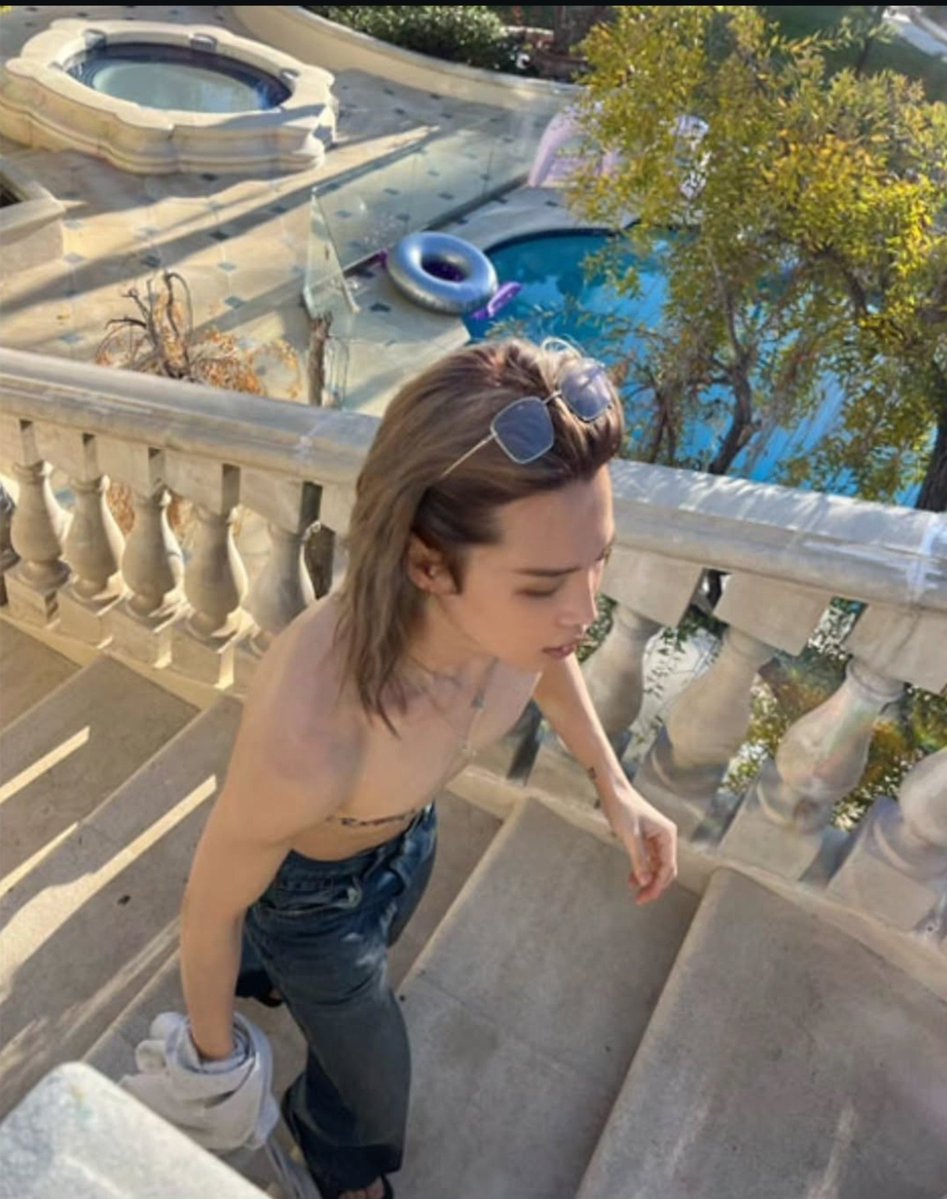 StreamJiminCol's tweet photo. Nuevo post de Jimin en ig 

🔥🔥🔥🔥

📌https://t.co/2vyXmdvfop

#BeKindBeLikeJimin
#좋은사람_지민이처럼
 #지민 #JIMIN #ParkJimin #ジミン @BTS_twt https://t.co/ns00kt6blO