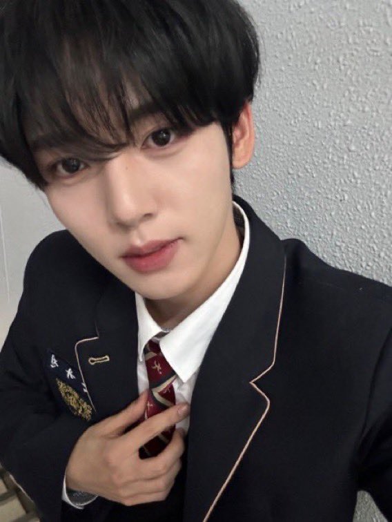lov_and2blejjin's tweet photo. 교복유진이는ㄹㅇ미쳤음 너무아가고귀요미💕
#한유진 #한림예고 https://t.co/i3yHL1xQbs