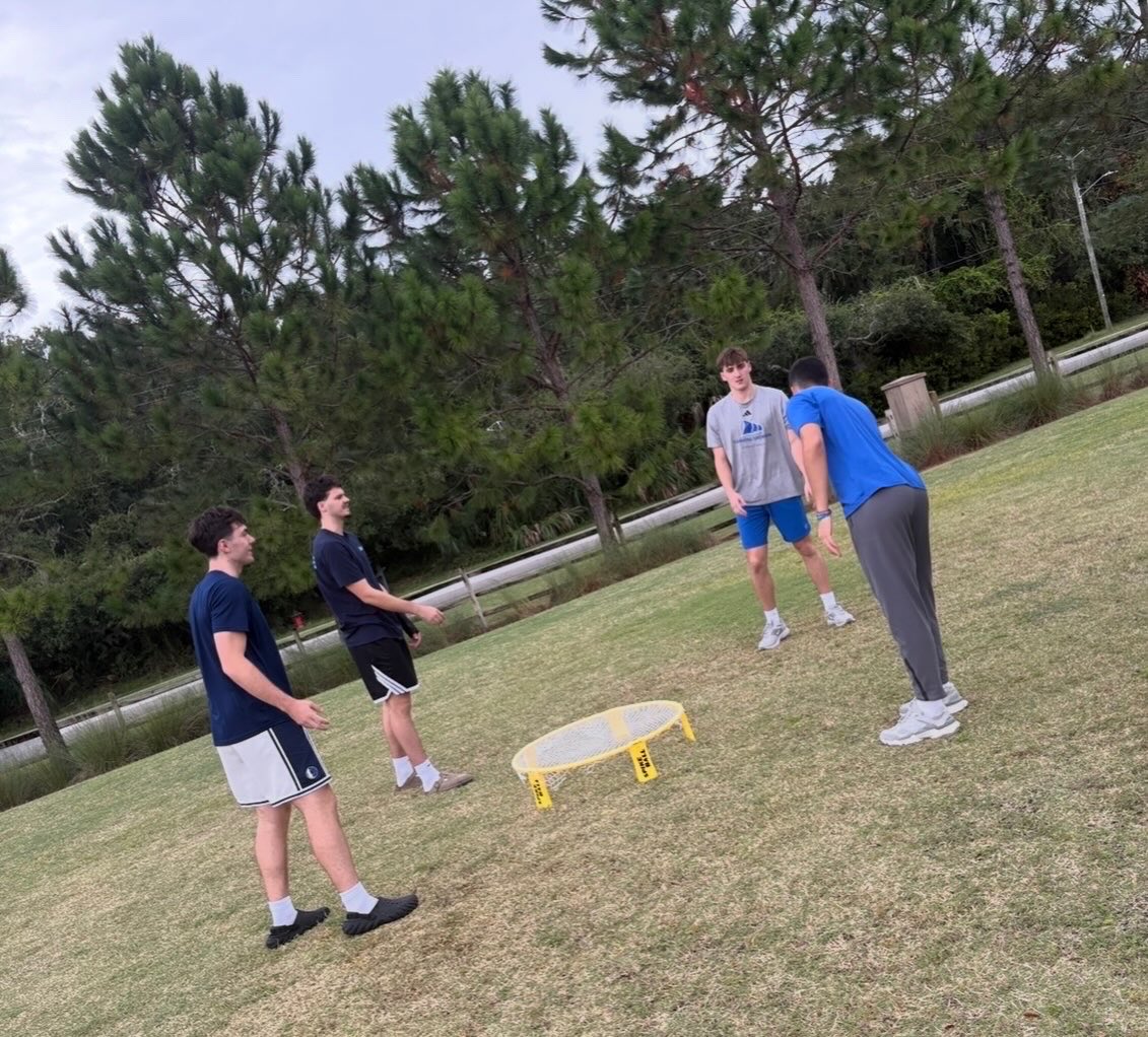 ccgaathletics's tweet photo. Men's Basketball spent some time on Jekyll Island for their Team Retreat!
A great day of team bonding and making memories together!
#HailTheSail https://t.co/UZdKXMRZUZ