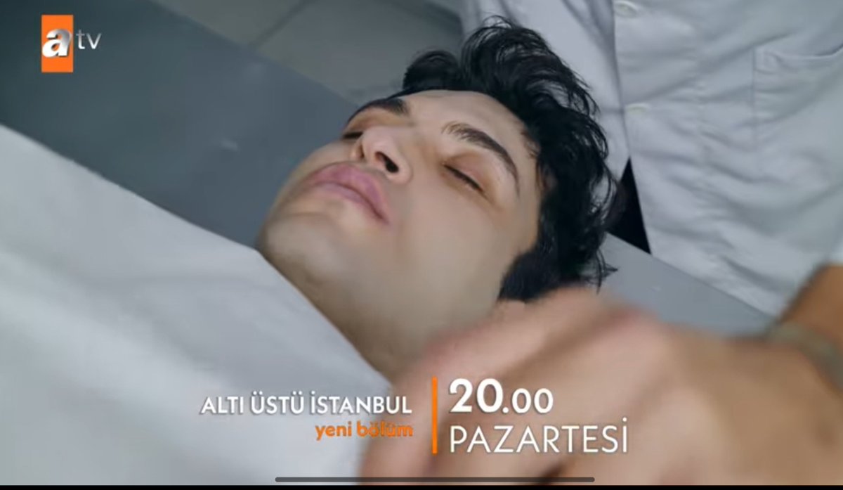 Rabiagsx's tweet photo. Uzay'ın mezarını tek başına kazan melek'in uzay diye bagırması yıkıldı kızım maf ettiniz bizi yaa 😭 

#uzmel #altıüstüistanbul https://t.co/5n9UpmJ11A