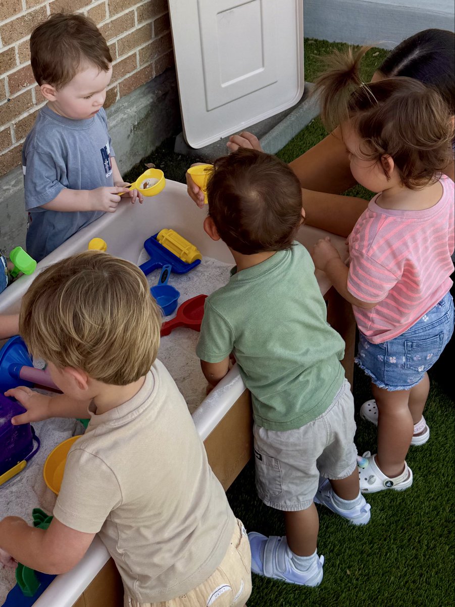 StephanieRISDLM's tweet photo. Little Mustangs Toddlers enjoy sensory play! Every new experience, new texture, new word, helps build neural connections for brain development. It’s not just “play”!!! #RISDDreamBig #RISDecs #RISDTnL  #RISDcla @IamBranum @katyphinney @JWhiteRISD @kristinleeper9 https://t.co/mHyzXsww4C