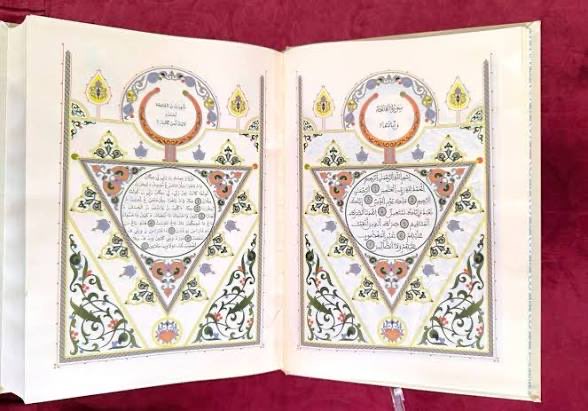 Elotmanisad's tweet photo. الحمد لله الذي تتم بنعمته الصالحات
أصدرت مؤسسة محمد السادس للمصحف الشريف النسخة #الامازيغية (تعبير تشلحيت).

باشراف ثلة من العلماء الأجلاء المتخصصين في علوم القران الكريم. 

يشكل هذا المصحف اول ترجمة رسمية وعلمية باشراف لجنة علمية متخصصة، لمعاني #القران_الكريم للغة الامازيغية بالمغرب، وذلك عبر مسار جماعي من الإعداد والمراجعة والتحكيم.

وقد اشتغلت اللجنة العلمية خلال سنوات من اجل إخراج هذه النسخة لحيز الوجود.