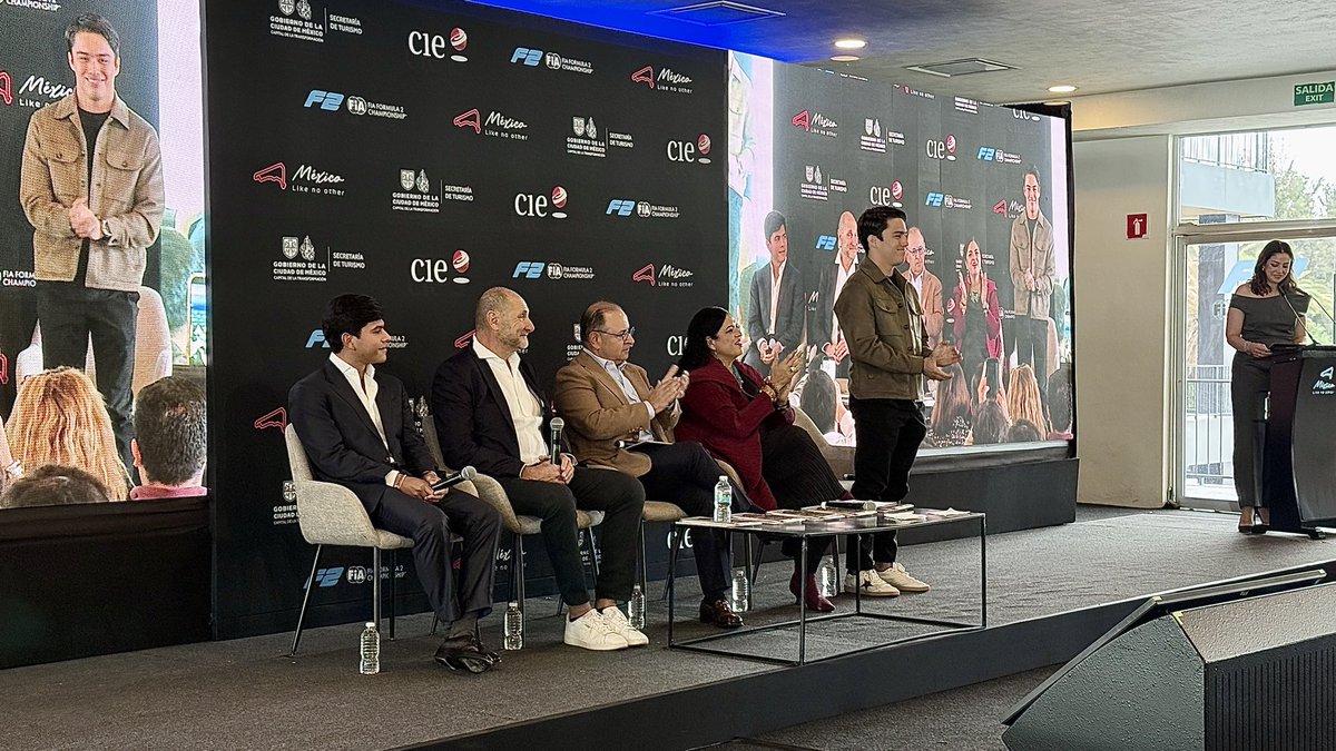 altavelocidadtv's tweet photo. La @Formula2 llega a México
Por primera vez, el @autodromohr recibirá una fecha de #FIAFormula2 en el @mexicogp de 2027.
La afición podrá ver de cerca a futuros pilotos de #F1, entre ellos los mexicanos Rafael Villagómez y Noel León.
#AltaVelocidadRadio https://t.co/sOZ9EUpmj5