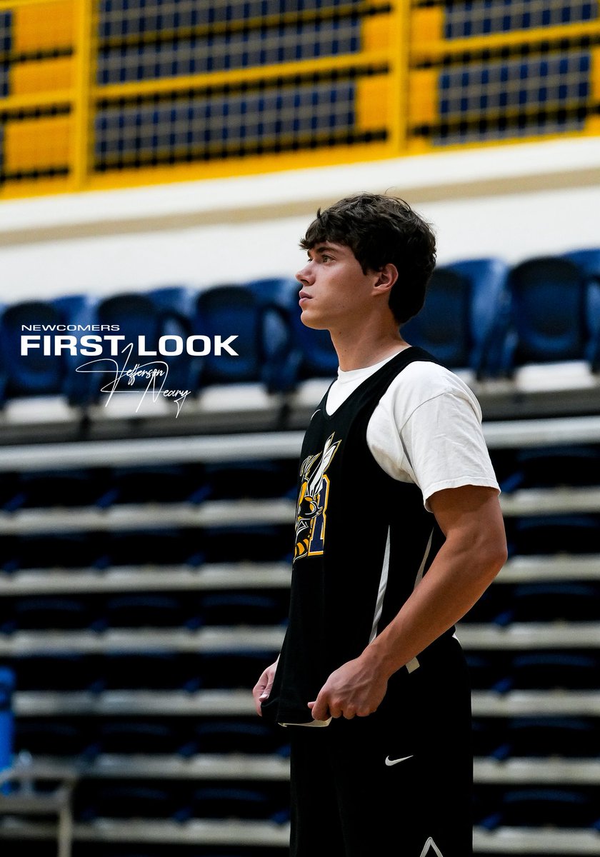 MSUBMBB's tweet photo. 𝓕𝓲𝓻𝓼𝓽 𝓛𝓸𝓸𝓴👀

First look at Jefferson Neary as a Yellowjacket!

#MSUBSPORTS | #MSUBMBB | #DRC https://t.co/vCz5nPpOk3