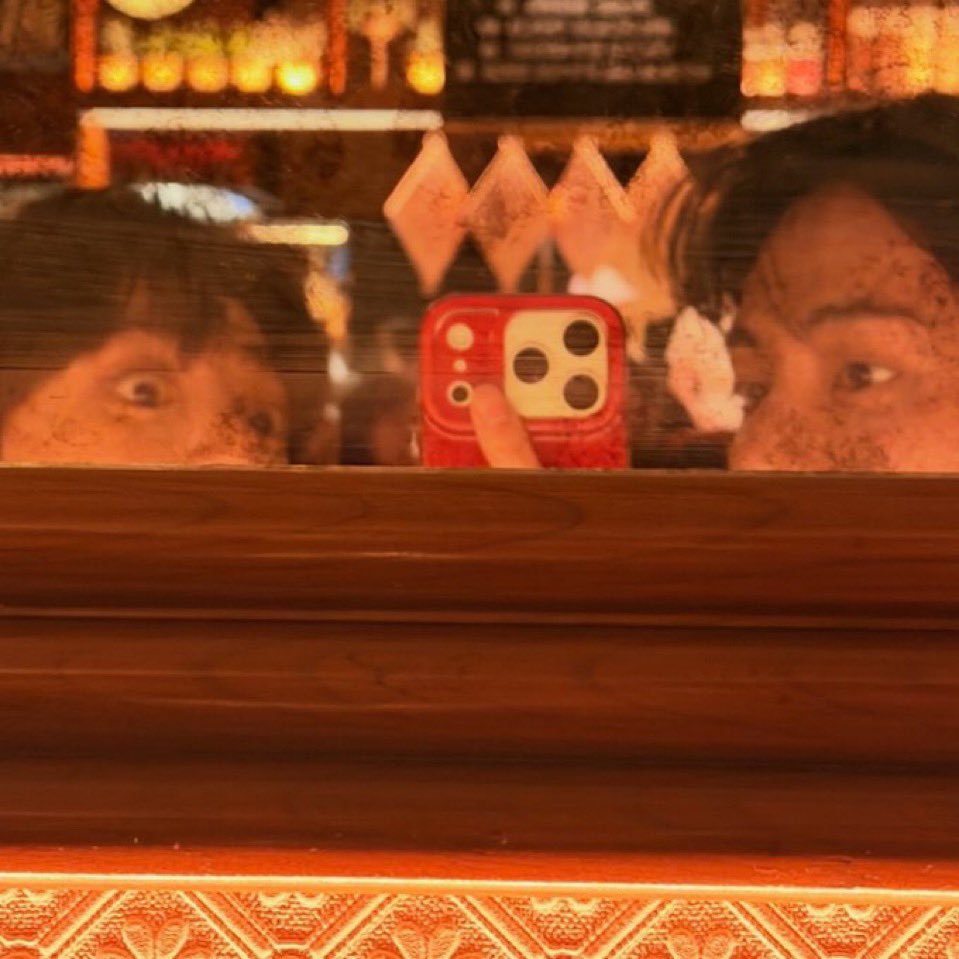 kkuktaes's tweet photo. file classified as iconic taekook mirror selcas 📁 https://t.co/Y0XlEaM7sK