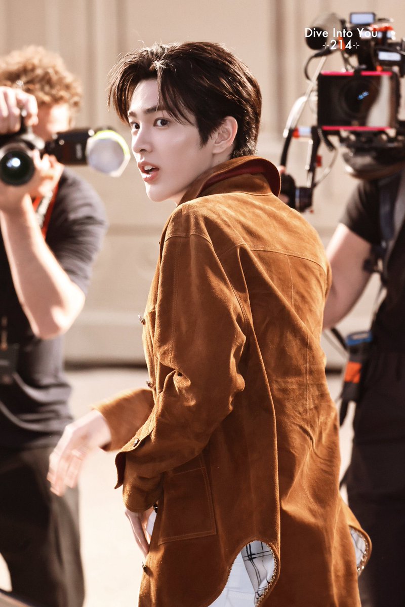 tetecoidezinha's tweet photo. a real life prince https://t.co/F04y1juiuo