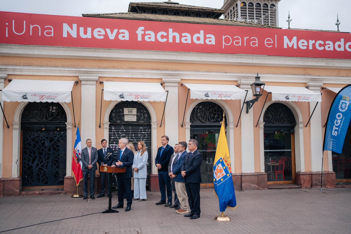 PresidenteKast's tweet photo. Barrios limpios, ordenados y seguros son también barrios con más oportunidades. Presentamos el Programa de Recuperación Espacios de Alto Valor Social, con $20 mil millones para que las comunas recuperen sus espacios urbanos generando también empleo local. https://t.co/lGJycS3IIM