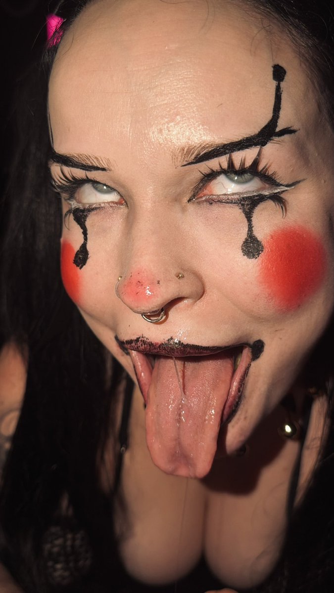 ho_lymenace's tweet photo. 🤡🎪✨ https://t.co/iYVvHjNl4I