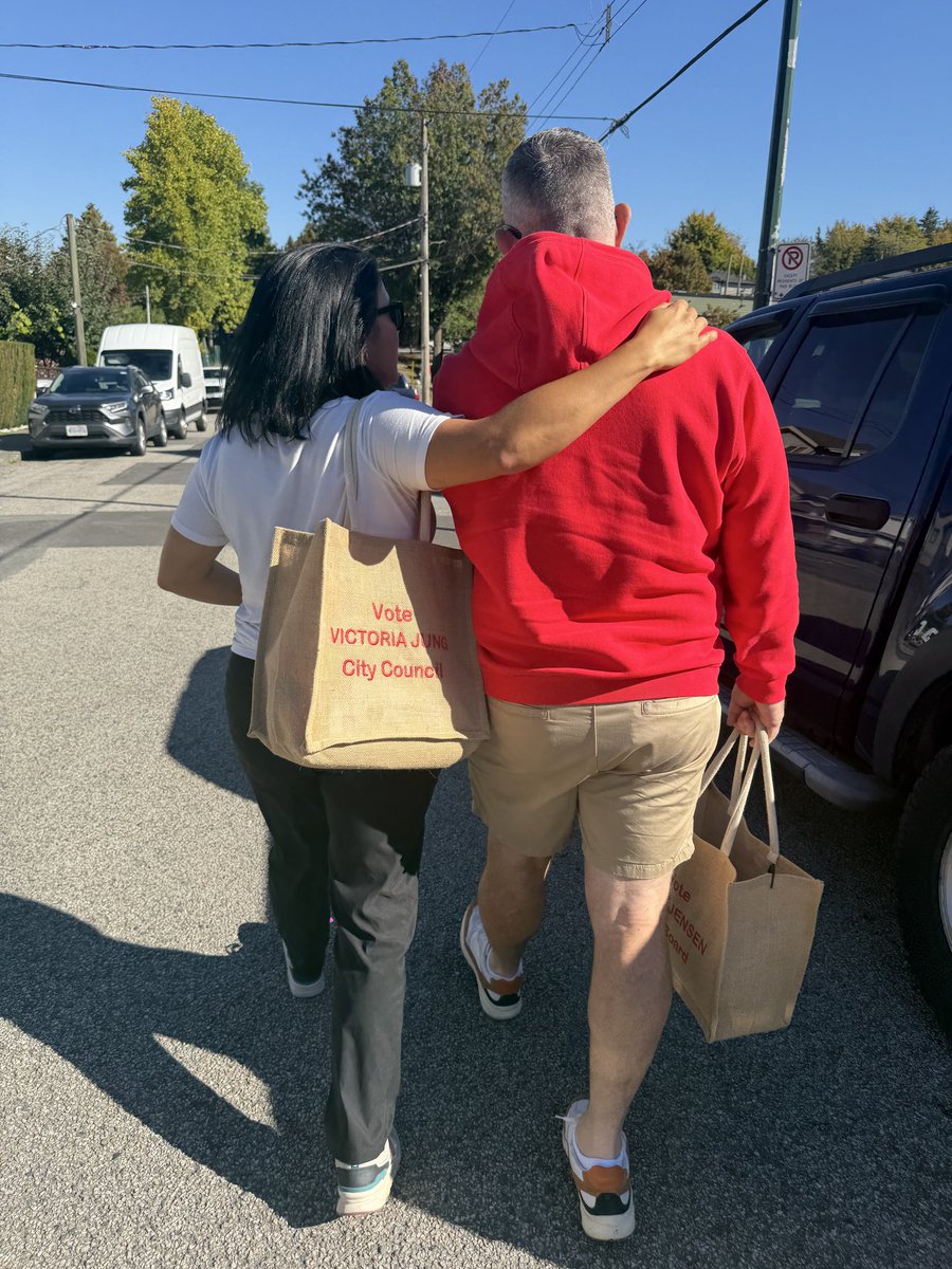 ParkBoardScott's tweet photo. As we get closer to Election Day, I’ve been thinking about what campaigning is really about: listening, learning and kindness.

No matter the outcome, I think we’ll all walk away with lifelong friendships and a deeper, more empathetic understanding of our beautiful city. https://t.co/fAiPbUF7o5
