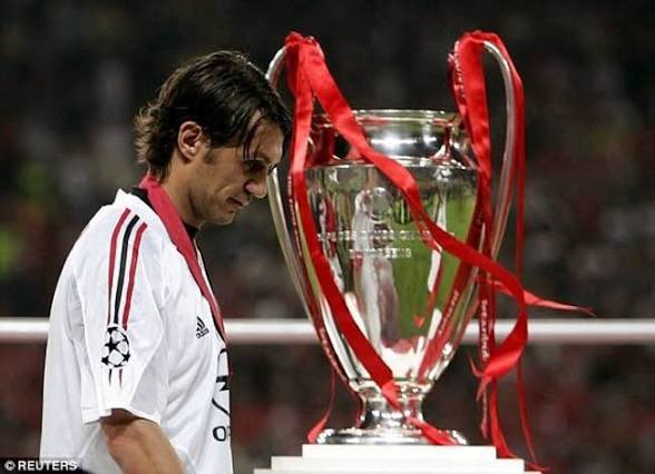 jnr_ot's tweet photo. Maldini at 35, started in the 2005 UCL final, scored in the 1st minute. played 120 mins.

Fast forward at age 38, he started in 2007 UCL final, played the full 90mins and lifted the trophy

He is the greatest defender of all time 🐐

Disrespecting an all time legend is wild https://t.co/GrfyRiM8xs