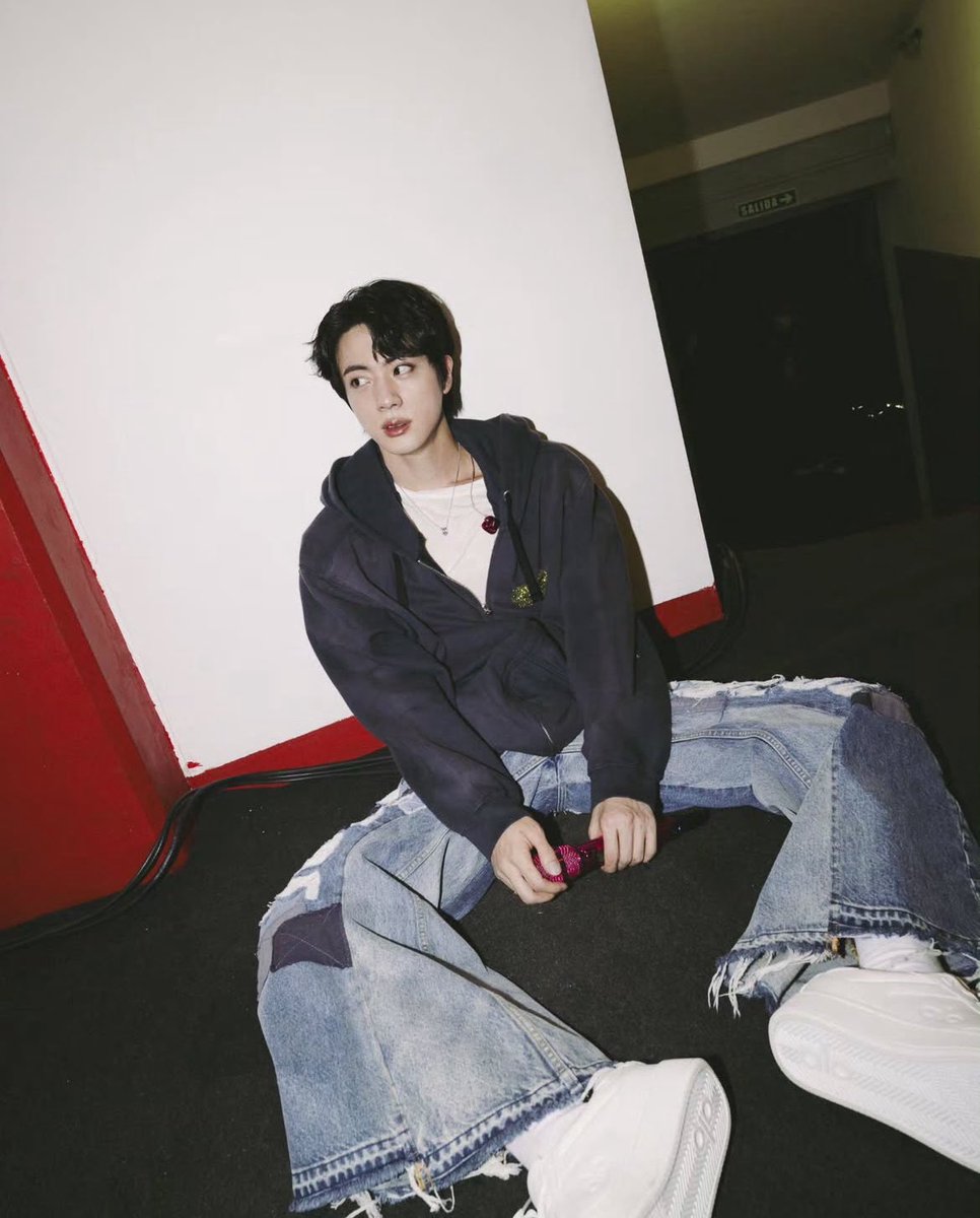 seokquito's tweet photo. THIS FIXKINGGG GUYYYY https://t.co/wrw9PJMa60