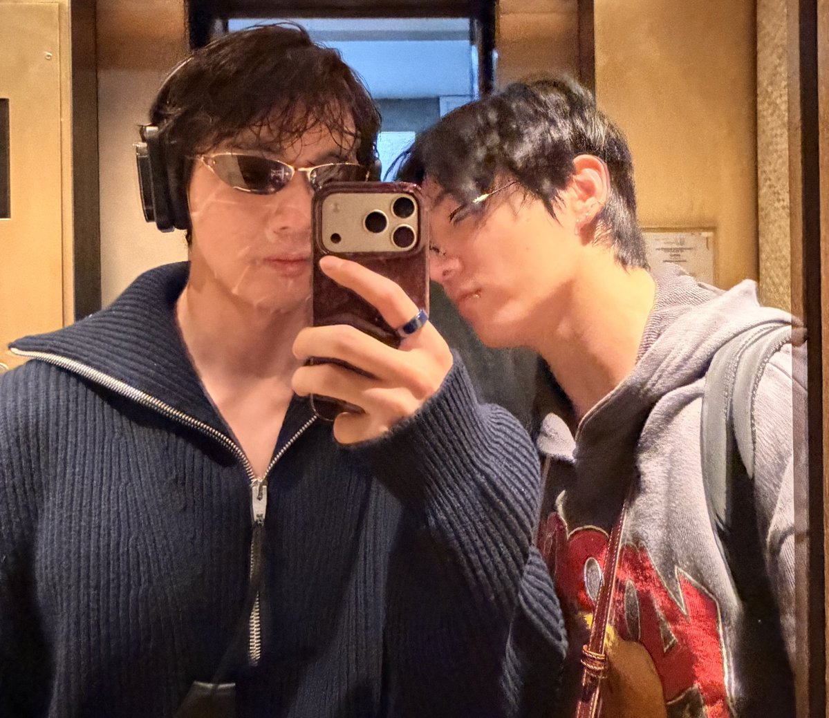 Taekoomania's tweet photo. WAKE UP PEOPLE TAEKOOK ARE BOYFRIEND-ING HARD 😭😭😭😭 https://t.co/PwQHuHYDe7