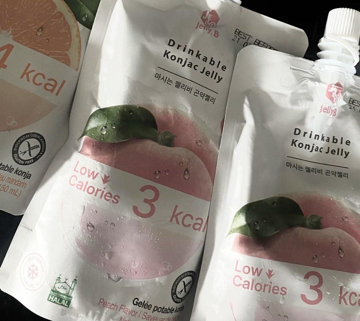 bixies_d34d's tweet photo. Konjac Jelly !!

~ 0-15 cals

Brand doesnt rlly matter. Theres jellies and drinks, its all up to you :3. its like a jell-o consistency which may not be for everyone but omf the cals and taste are amazing https://t.co/3KRTb07Nxs