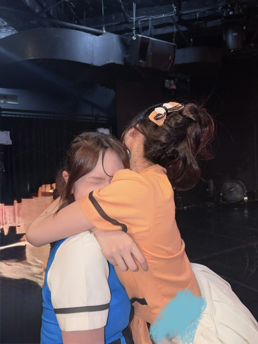 Lucifer_id23's tweet photo. maw dong dipeluk olin kaya gini juga walau bakal pipis dikit🥺 https://t.co/D28OZ0eJJy