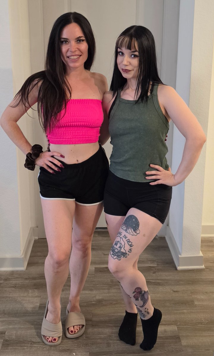 JasminCEO's tweet photo. So good linking up with this one over the weekend 🖤 Two business women, one great vibe @ditriarose #girlboss #bossy #darkhair #vibes #eyes https://t.co/6marH1KQih