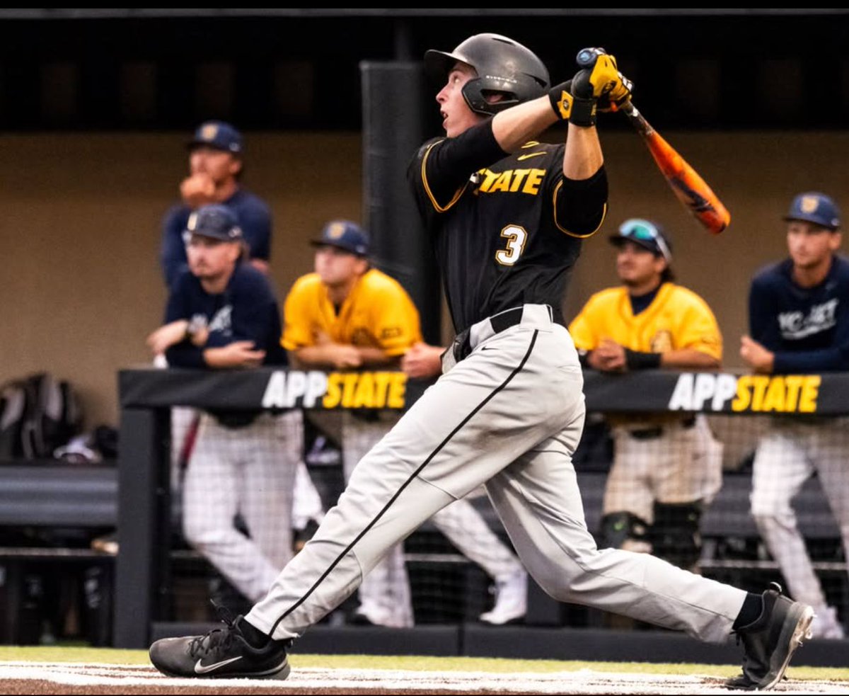 d1baseball's tweet photo. The son &amp; grandson of former big leaguers Todd &amp; Mel Stottlemyre, JUCO transfer @TjStott3 slugged a solo HR, laid down a picture-perfect sacrifice bunt, and ran a 4.08 to first in @appbaseball's fall win at NC State.

More in our Mid-Major Notebook: https://t.co/2xcDN9ShUp https://t.co/LouNtNutqn