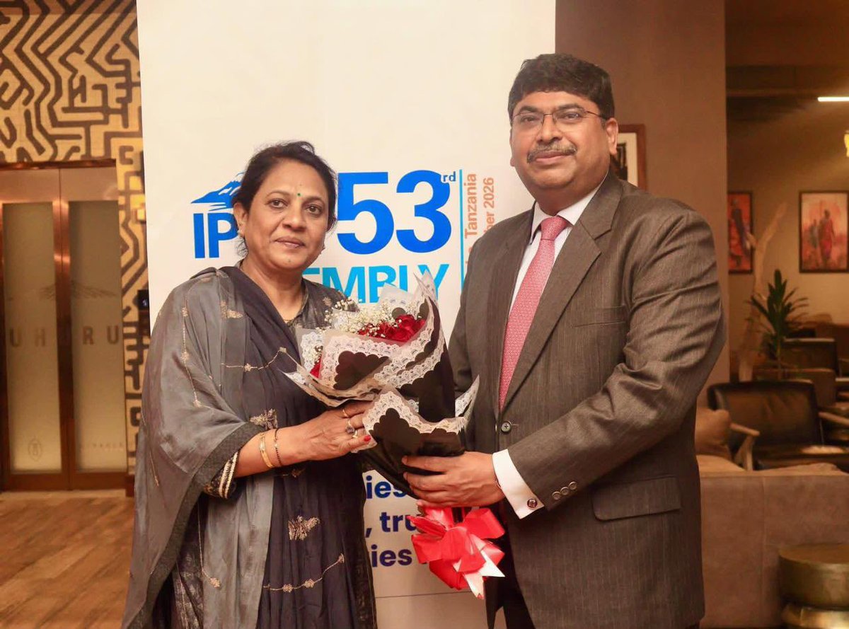 Lata_official's tweet photo. 153वीं इंटरनेशनल पार्लियामेंट्री यूनियन (IPU) असेंबली में सहभागिता करने हेतु वरिष्ठ भारतीय संसदीय प्रतिनिधिमंडल के साथ अरूषा, तंजानिया पहुँचने पर तंजानिया में भारत के उच्चायुक्त महामहिम श्री बिश्वदीप डे जी द्वारा भावभीना एवं आत्मीय स्वागत किया गया।
#IPU153 #Arusha #Tanzania https://t.co/Qfduvkb5TP