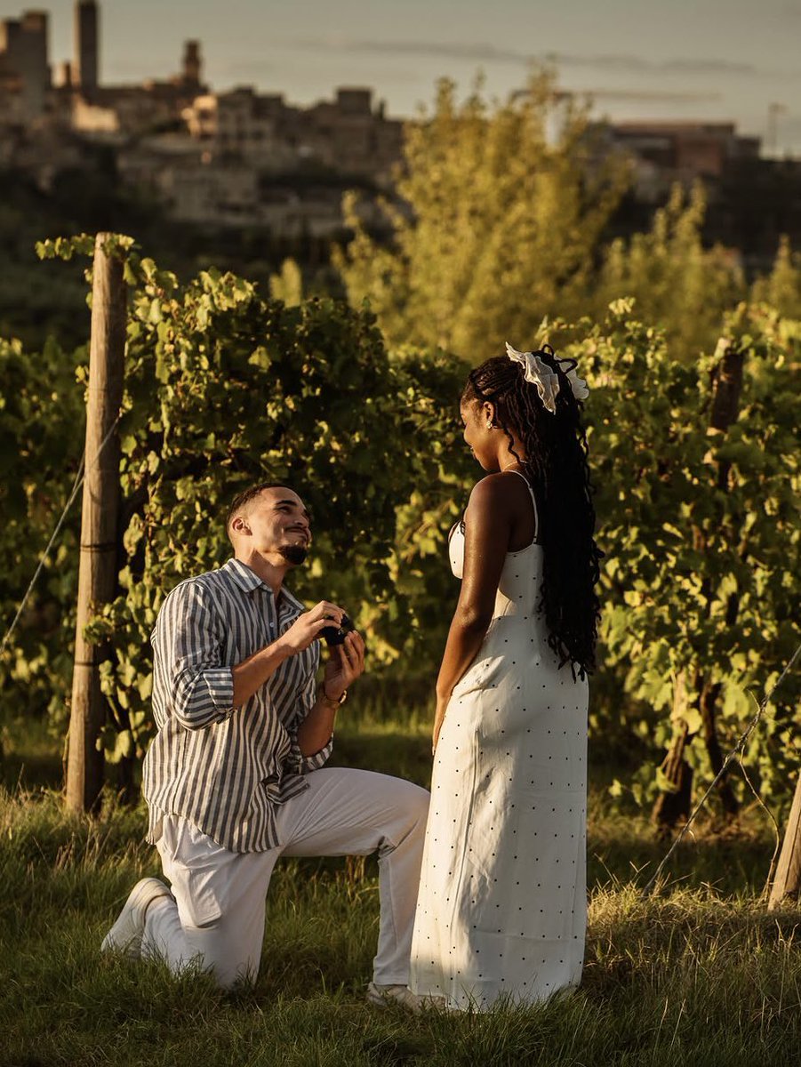 metrofive5's tweet photo. Beautiful people in a beautiful vineyard making a beautiful promise. It doesn’t get better than this 🥹🤎💍 https://t.co/BWKG7WIE3E