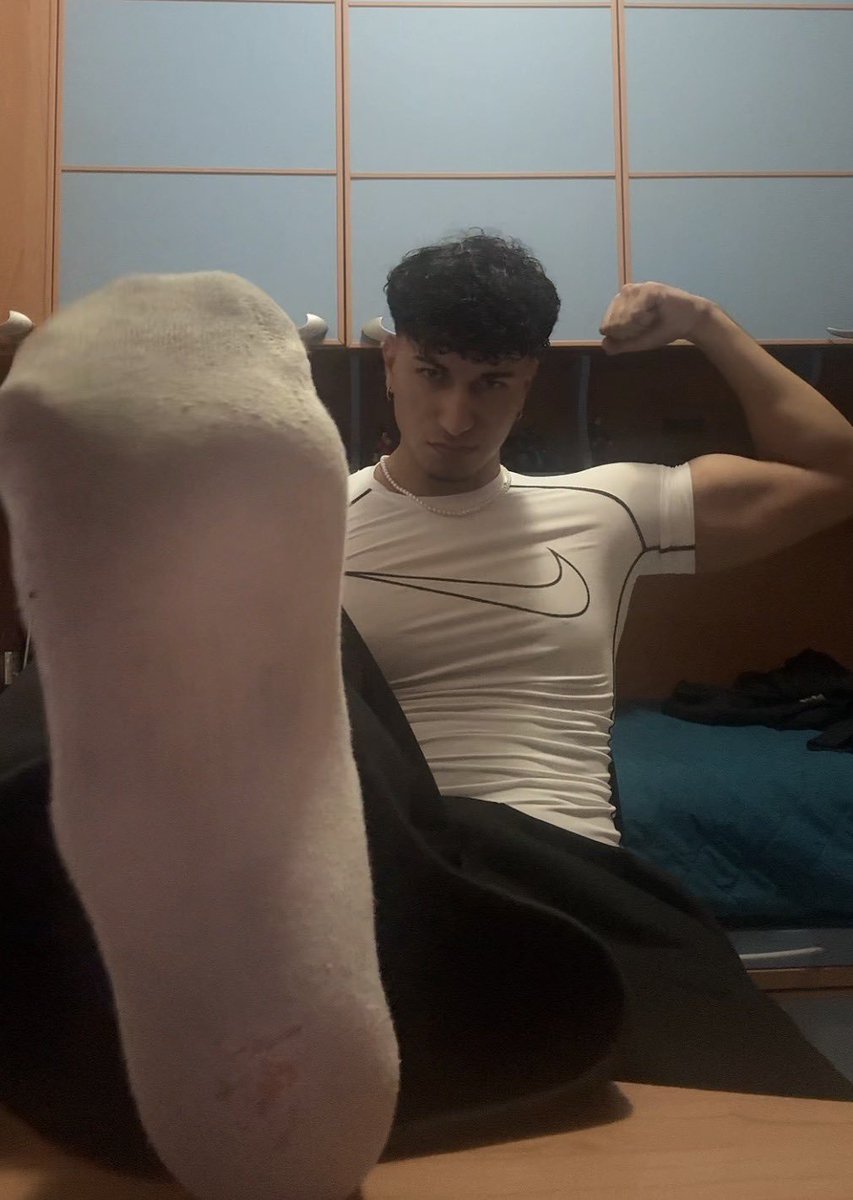 astrologyana's tweet photo. After the gym, all sweaty, I’m more in the mood to fuck my slut’s wallet. Come smell the real scent of an alpha male. 🤑😈💪🏼🦶🏼 https://t.co/11NLk0RvnH