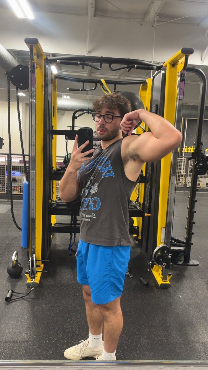 Grrr_ryan's tweet photo. I need a bf to workout with #gym #gay #college https://t.co/66ldgZjOmF