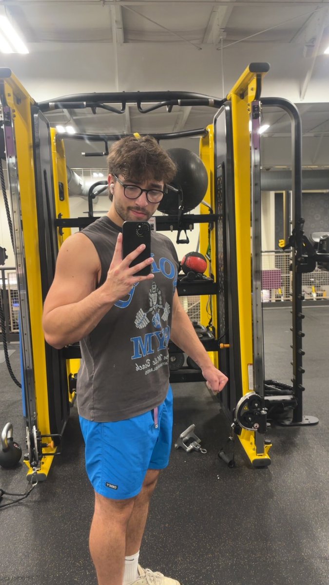 Grrr_ryan's tweet photo. I need a bf to workout with #gym #gay #college https://t.co/66ldgZjOmF