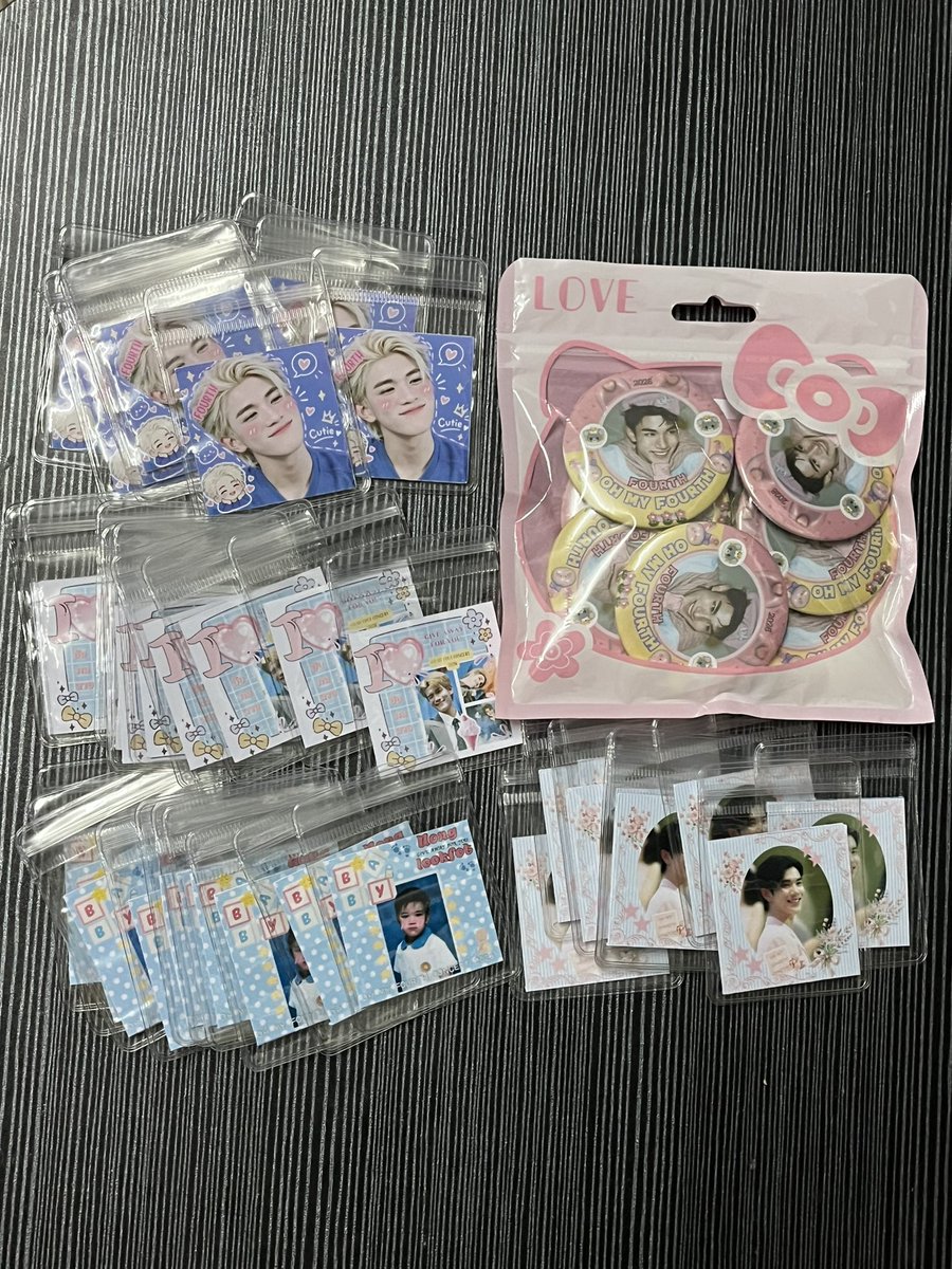 menimind_kn's tweet photo. @_pltice ขอฝากร้านค่ะ สนใจทักได้ฮะ 
- พวงกุญแจ
- เข็มกลัด 
- รูปโฟโต้ 
- สติ๊กเกอร์ไดคัท 

(ออกแบบฟรี) (รับทำทุกด้อม)
เครดิด สั่งซื้อ ig Give_awaycollect https://t.co/DPP86GpZMT