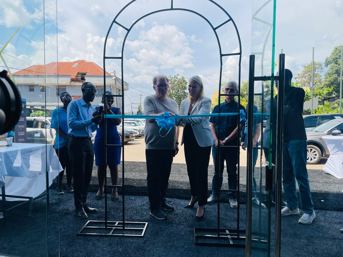 LisaJChesney's tweet photo. A few weeks ago:@HatHatsCoffee in my hometown in Kent. Today:launching their Barista &amp; Hospitality Academy in Kampala!

🇺🇬 exported 8.1M bags worth $2.1BN last year. If just 1% more Ugandans drank☕️, $47M would stay in the local economy.More baristas,more skills,more value-add! https://t.co/lqXx0E0u7c