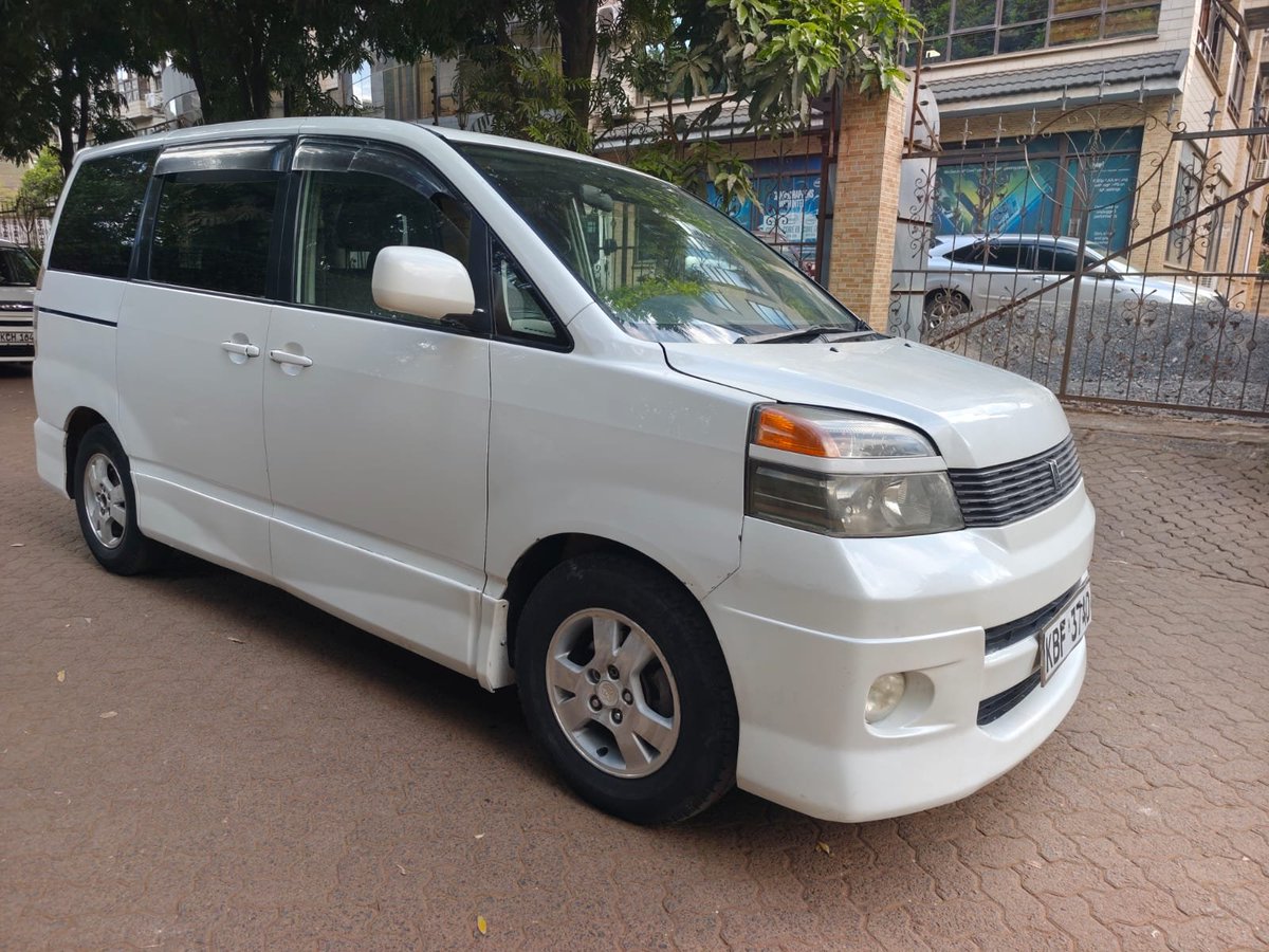 Kevoh_254's tweet photo. Some cars hua kama unicorn. This dual sunroof Toyota Voxy is up for grabs. A very healthy 2.0 petrol engine and seats 7 for those road trips.

Asking is just Ksh 695,000 or Nearest offer. 
Call or Wozzap 0710140448 tumalize hii shughli. RT. https://t.co/YjOu0OWMmm