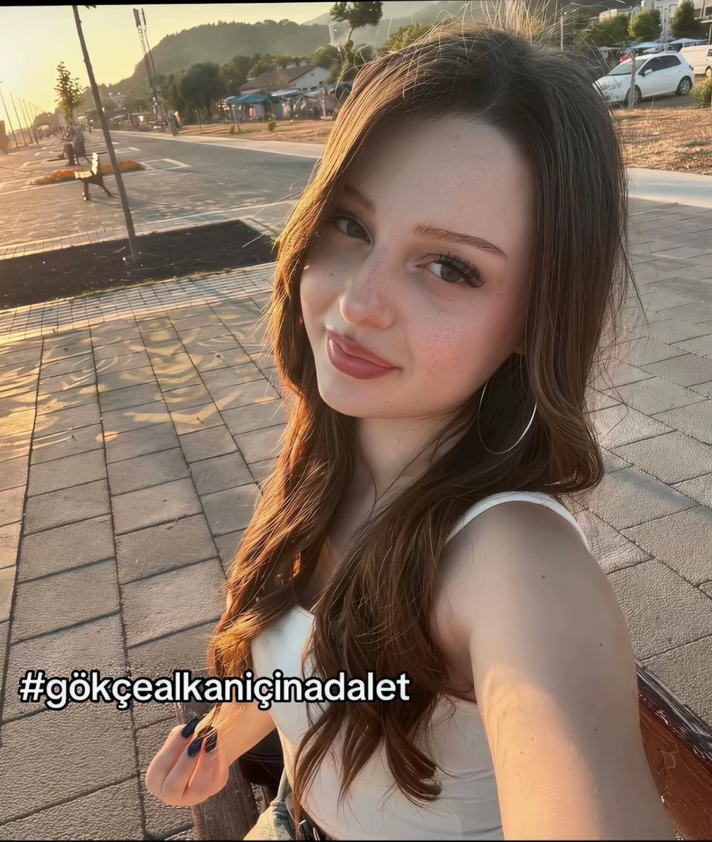 bubblyttc5's tweet photo. Bu ülkede adaletin sağlanması için daha kaç kadının veya kız çocuğunun ö*dürülmesi gerekiyor.
04/10/2026
Gökçe ALKAN daha 18 yaşında hayalleri olan gencecik bir kızdı ve 24 yaşındaki sevgilisi Mustafa BAĞ tarafından boğazı ke*silerek canice k*tledildi 
#Gökçealkaniçinadalet https://t.co/7IGJMfTslv