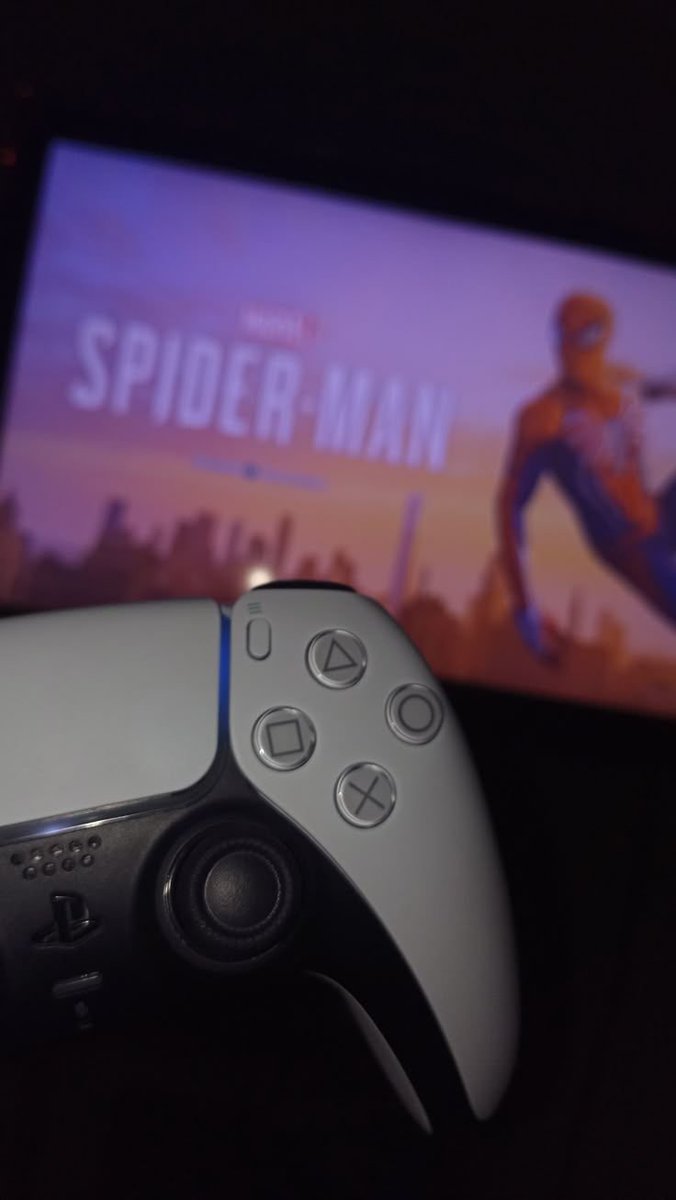 mosababdelrez's tweet photo. قعدة لعب وتفريع طاقة ✨🎮
#GamerLife #PS5Vibes https://t.co/2CtKbaShbF