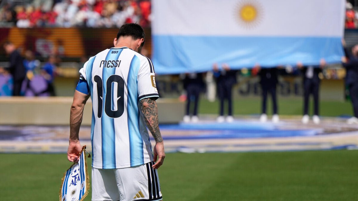 RFI's tweet photo. Football: Lionel Messi, le dernier tango avec l'Argentine
➡️ https://t.co/nbYguQ9PFO https://t.co/RjE0vMIfKa