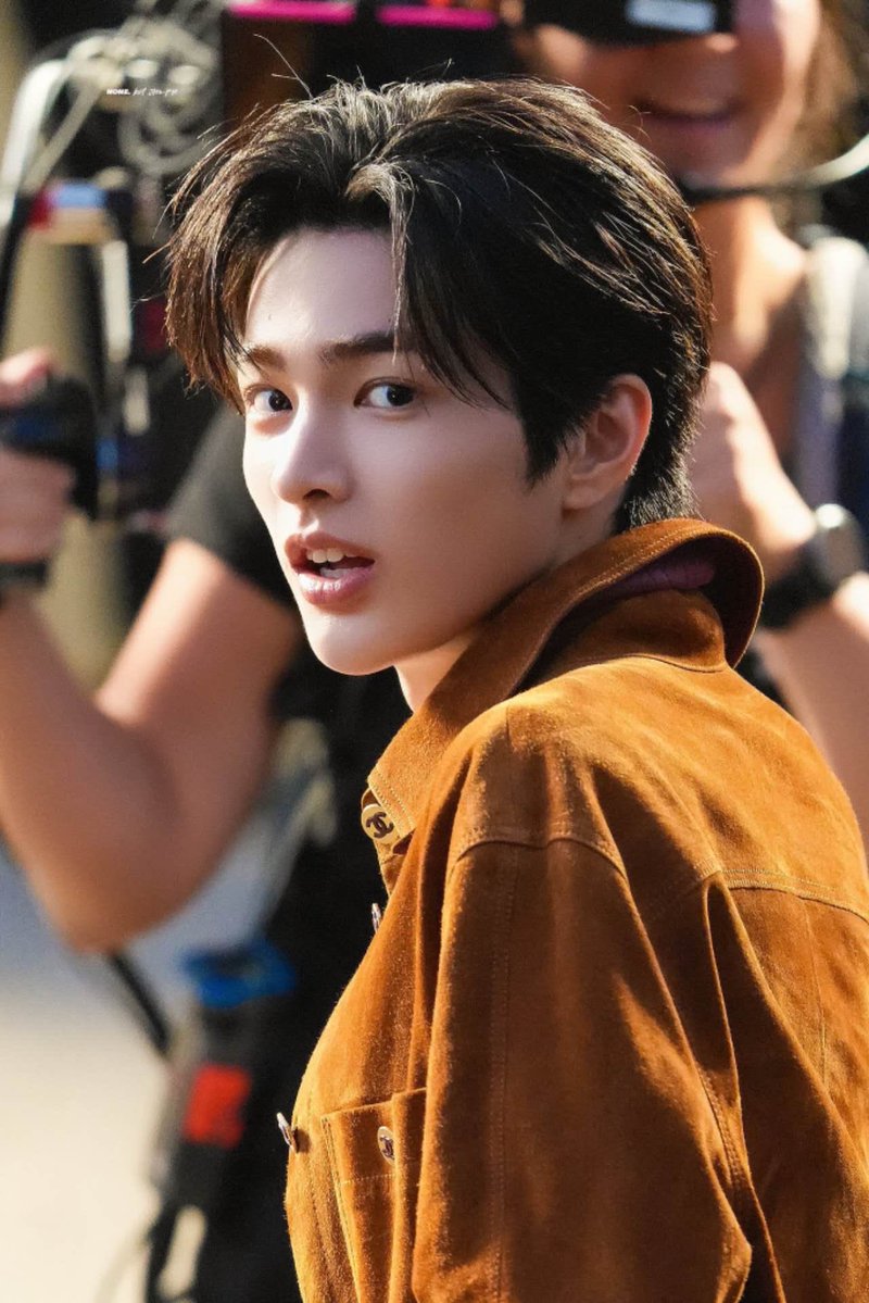 wonykh's tweet photo. @lvahnkeonho @CHANEL CHANEL and KEONHO make luxury look effortlessly cool

KEONHO AT CHANEL PFW

#KEONHOxCHANELSS27
#CHANELSpringSummer 
#KEONHO @CHANEL @cortis_bighit https://t.co/gyovMhUzQE
