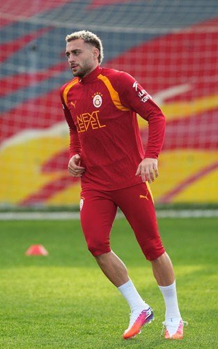 esyygala's tweet photo. ALLAHIM BU ADAMA GS ÇOK YAKIŞIYOR YAA https://t.co/thsMqbPi4t