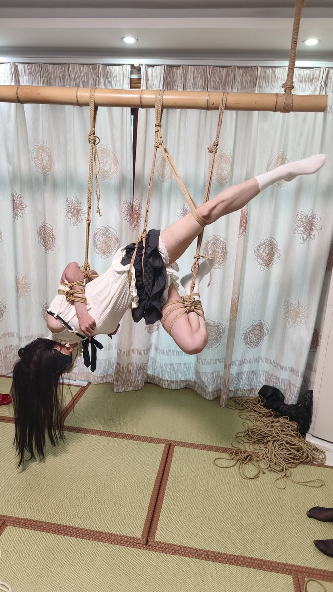 VoyagerLuna's tweet photo. 重力翻转～😵
感谢 绳&amp;摄 @tbbjj6
          活动&amp;场地 @Dirty_Deed_ https://t.co/77nVsNV7g4