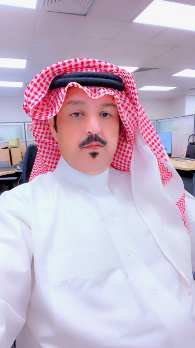 Sm1200s's tweet photo. لاصار لك في قلب غيرك مكانه
ومحبتك بالقلب والدم والروح
✍️
ان ماغديت اقرب رفيق بزمانه
ولا إتركه للجرح والهجر والبوح
✍️
خلك معه عينه وعظمة السانه
ولا معه خلك مثل جرح مفتوح
✍️
لا تصير بين البين وتقول عانه
في هذي الحاله ترى منت مسموح
✍️ https://t.co/KvlEI27gGj