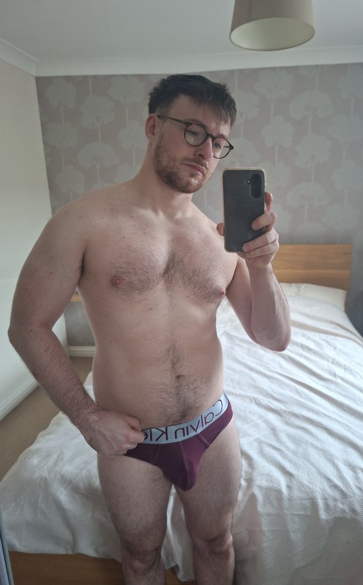 r0bb000's tweet photo. Pre and post gym daddy feeling his oats https://t.co/jcctnUGU1V
