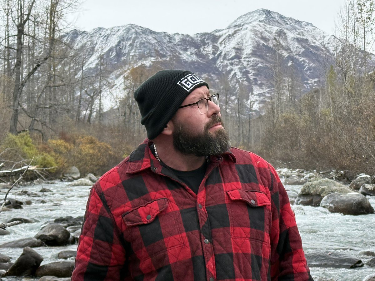 Parrow_'s tweet photo. Looks like @chuffedchief was taking professional Headshots photos for my New Outdoor World modeling career let's just say Paris fashion week has nothing on Alaskan wilderness 🥶 🌲 🐻 https://t.co/gcMMwSQAyk